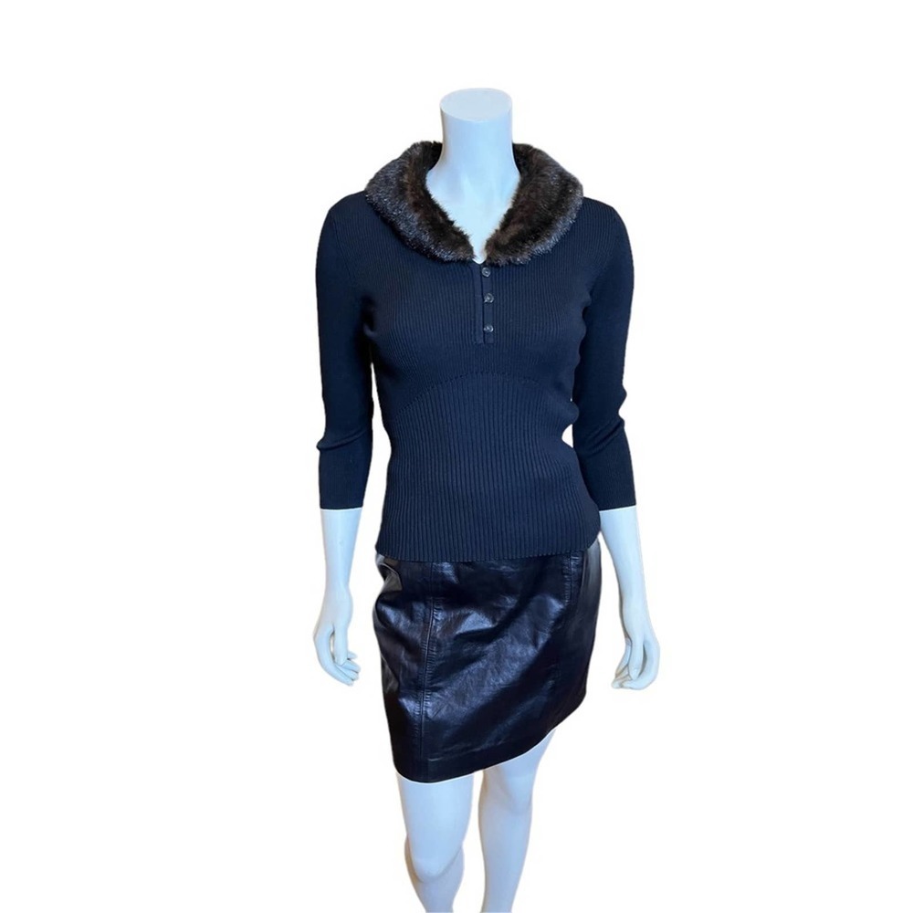 I-Knit black knit sweater. Size Medium - Picture 3 of 10